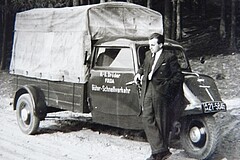 Hans-Georg Dröder begann seinen "Güter-Schnellverkehr" mit einem Tempodreirad. Foto: privat