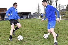 Bogdan Jurca im Ballwechsel mit Trainer Marcel Meiß Fotos: Winfried Möller
